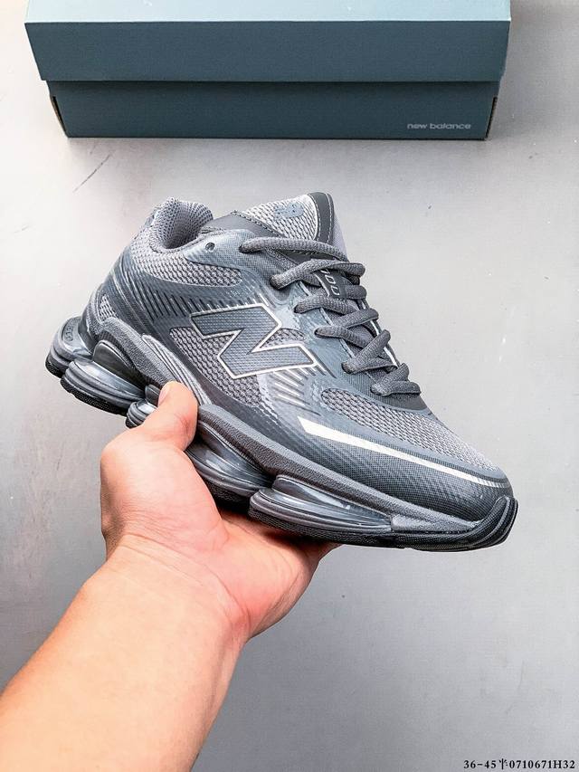 新百伦 New Balance Nb U 0Ea 运动跑步鞋。此复刻经典鞋款，加入当下大热的户外元素，以曾经篮球鞋款型式样加以打造鞋款造型。编织鞋带以及加强稳固