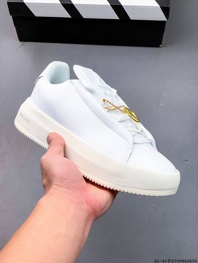 公司级！阿迪达斯Adidas Labcourt 百搭休闲轻松舒适耐磨透气低帮板鞋 鞋面使用了绒毛麂皮 鞋面和鞋底连接处使用了包边处理 看起来更加精致有型 内里也