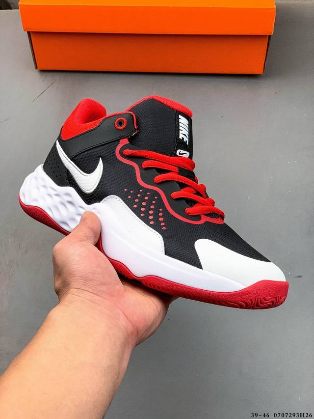 公司级！Nike Fly.By Mid 3男户外运动缓震耐磨耐磨篮球鞋 前掌Zoom Air气垫+全掌Phylon泡棉组合，适合爆发型后卫，但后掌缓震极限较低