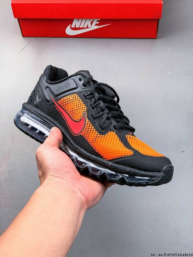 公司级！Nike Air Max 2013 缓震透气运动休闲跑步鞋！ Nike Air Max 2013 运动鞋携时尚设计闪亮回归，出众有型。采用网眼布细节和运