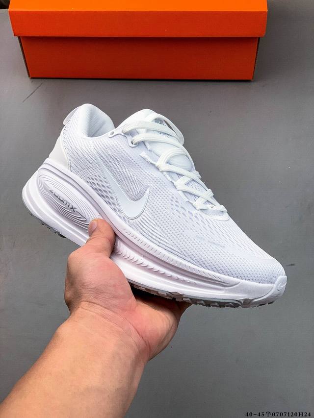 Nike Air Zoom Vomero 18 缓震透气休闲慢跑鞋 新版Vomero结合全新Zoomx和Reactx泡绵 提供双重缓震效果 铸就非凡迈步体验 0
