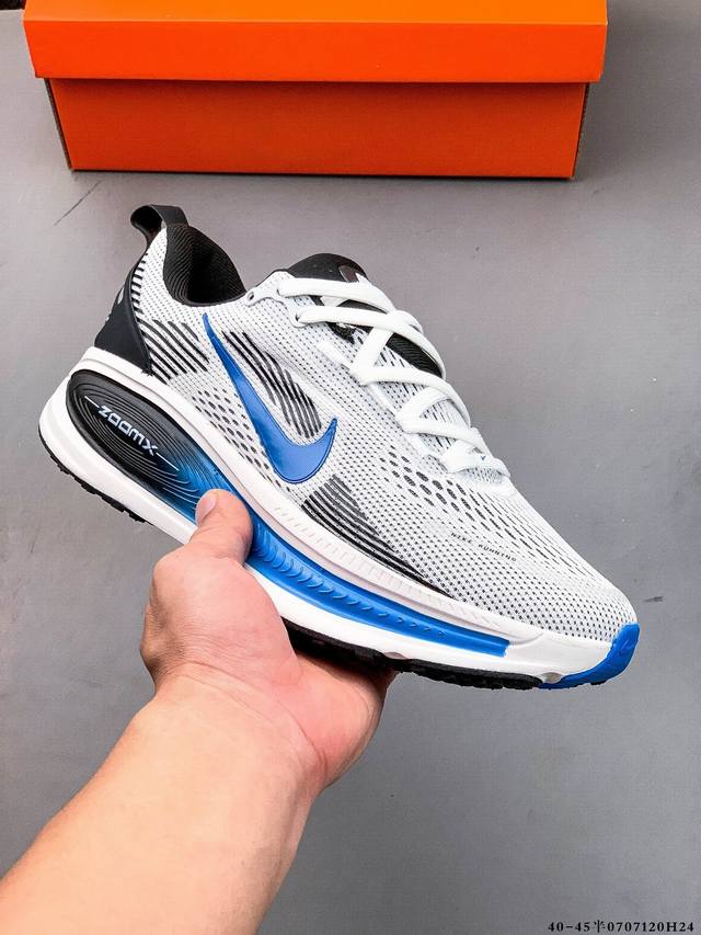Nike Air Zoom Vomero 18 缓震透气休闲慢跑鞋 新版Vomero结合全新Zoomx和Reactx泡绵 提供双重缓震效果 铸就非凡迈步体验 0