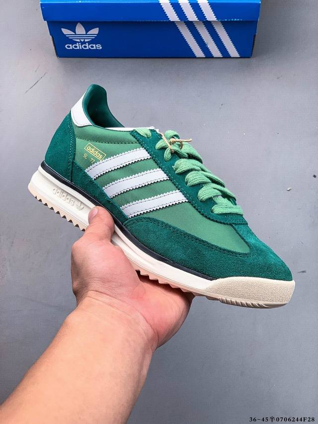 公司级！阿迪达斯Adidas Sl 72 Rs 全新重置版本，将这款复古鞋型用尼龙材质呈现，最终拼接麂皮材质，让该鞋型上脚既有舒适透气性又有满满的复古质感 07