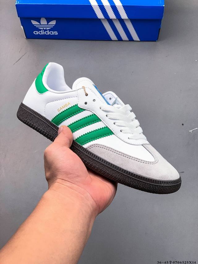 真标半码！Adidas Samba Og 经典鞋款 Adidas 近70年的经典Samba Og 修长的鞋楦,略微尖尖的鞋头,翻毛皮的鞋头拼接,这些我们都看得到