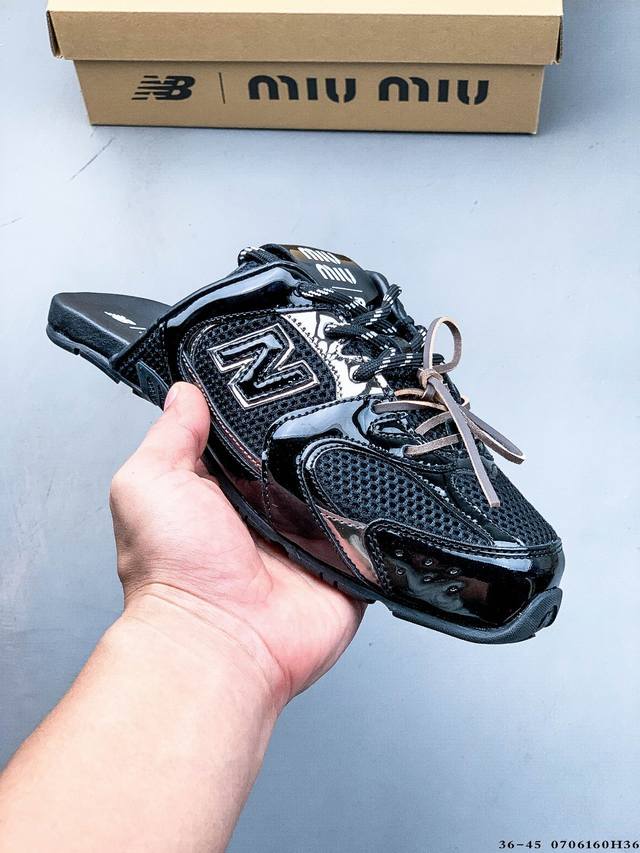 公司级！Miu Miu X New Balance 530 Mules 穆勒鞋 全新亮相的 薄底半托 在造型方面基本延续了前代 完全体 Miu Miu X Nb