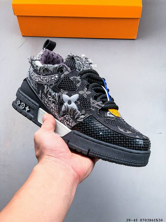 路易威登 Louis Vuitton Lv路易威登板鞋 乘风破浪的姐姐争先种草款,舒适透明底和百搭性霸屏整个时尚娱乐圈，正品1:1套楦复刻，细节调整完美主义！鞋