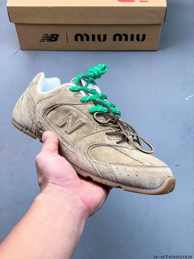 美拉德配色打造全新跨界合作，意大利奢侈品牌 缪缪Miumiu X Nb新百伦New Balance 530 Sl系列低帮经典复古休闲运动慢跑鞋 0704525X