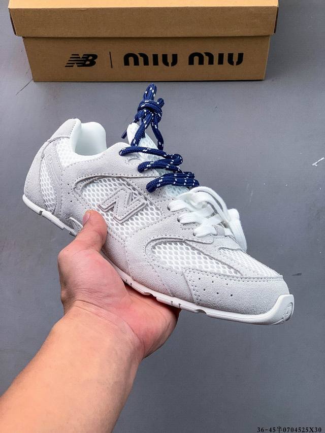 美拉德配色打造全新跨界合作，意大利奢侈品牌 缪缪Miumiu X Nb新百伦New Balance 530 Sl系列低帮经典复古休闲运动慢跑鞋 0704525X