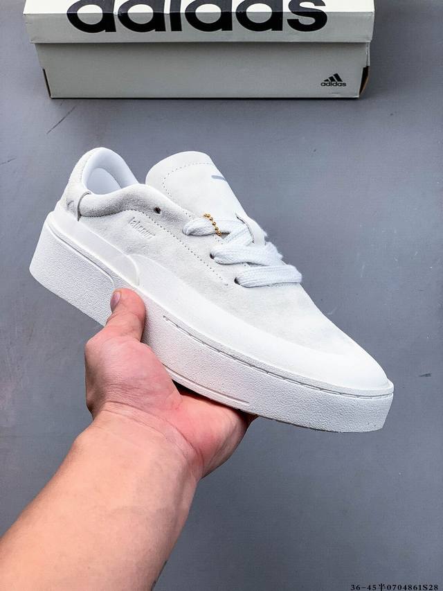 集图 阿迪达斯Adidas Labcourt 百搭休闲板鞋 鞋面使用了绒毛麂皮 ，鞋面和鞋底连接处使用了包边处理，看起来更加精致有型;内里也使用了光滑的优质皮革