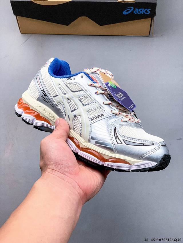 亚瑟士Kith X Asics Gel-Kayano 12.1低帮休闲跑步鞋，鞋款以K12作为基底，采用了Nimbus 17的鞋底单元，将缓震和稳定集合在一起，