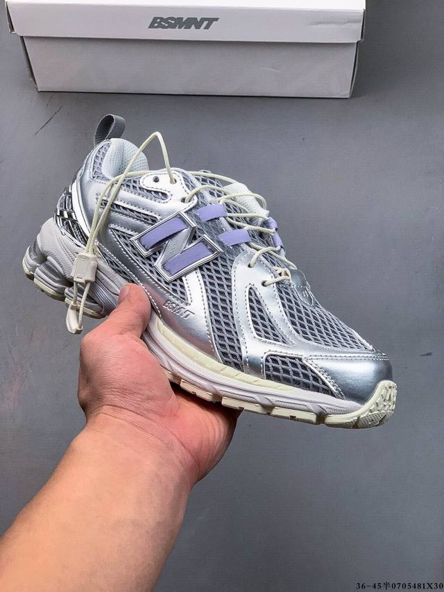 New Balance M1906Ri Nb宝藏老爹鞋款，复古元素叠加，质感超级棒，楦版型材料细节做工精细，货如实拍图 作为Nb最经典的档案鞋型之一，与 2一样