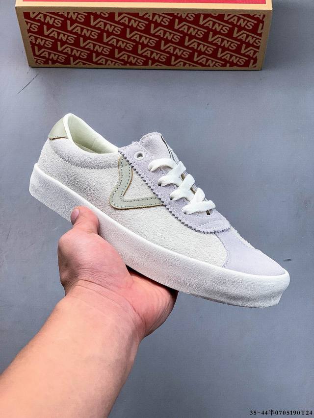 万斯Vans草莓熊德训鞋来了 爆款 正确版长绒麂皮 Vans范斯Sport Low牛筋底生胶底草莓熊德训鞋T头鞋火龙果男女款情侣低帮休闲板鞋 该支线继承了Vau