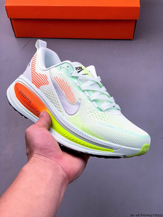Nike Air Zoom Vomero 18 缓震透气休闲慢跑鞋 新版Vomero结合全新Zoomx和Reactx泡绵 提供双重缓震效果 铸就非凡迈步体验 0