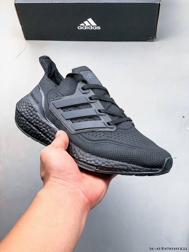 Adidas 阿迪达斯 Ultra Boost Ub21 超弹力爆米花中底休闲跑步鞋 Boost中底 带来非凡脚感 0705101X22