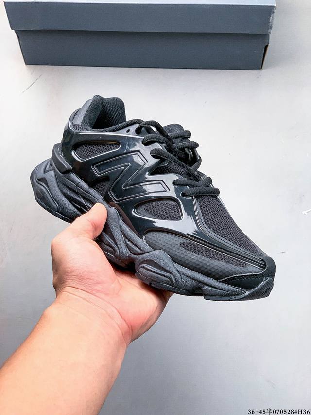 New Balance 又带来了新鞋型 9060 ，并且是与芝加哥街头品牌 Joe Freshgoods 的联名款。鞋身主体采用了类似 990 系列的设计风格，