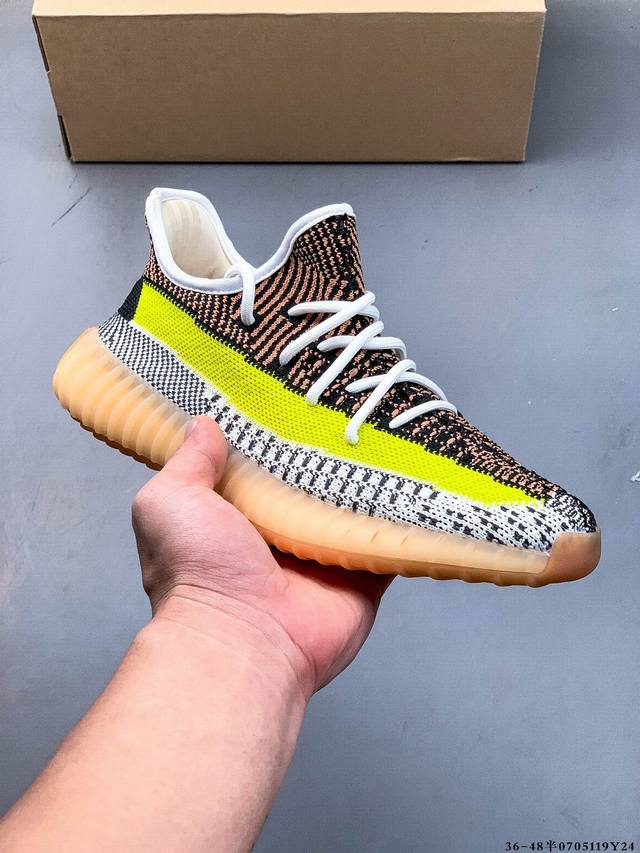 集图 真标真爆！阿迪达斯Adidas Yeezy Boost 350 V2 经典运动休闲鞋 0705119Y24