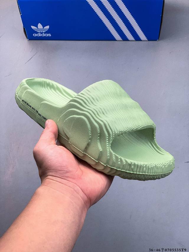 阿迪达斯Adidas Original Adilette 22 Slide Glow Green 莱特22代系列山脊造型椰子风沙滩涉水百搭运动穿搭拖鞋 0 55