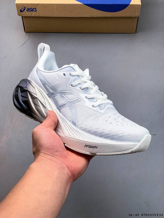 Asics亚瑟士 Novablast 4 轻量缓震透气休闲跑步鞋。相较上代最大的改变就是中底从前两代的Ffblast升级到了Ffblast+，初上脚的静态脚感不