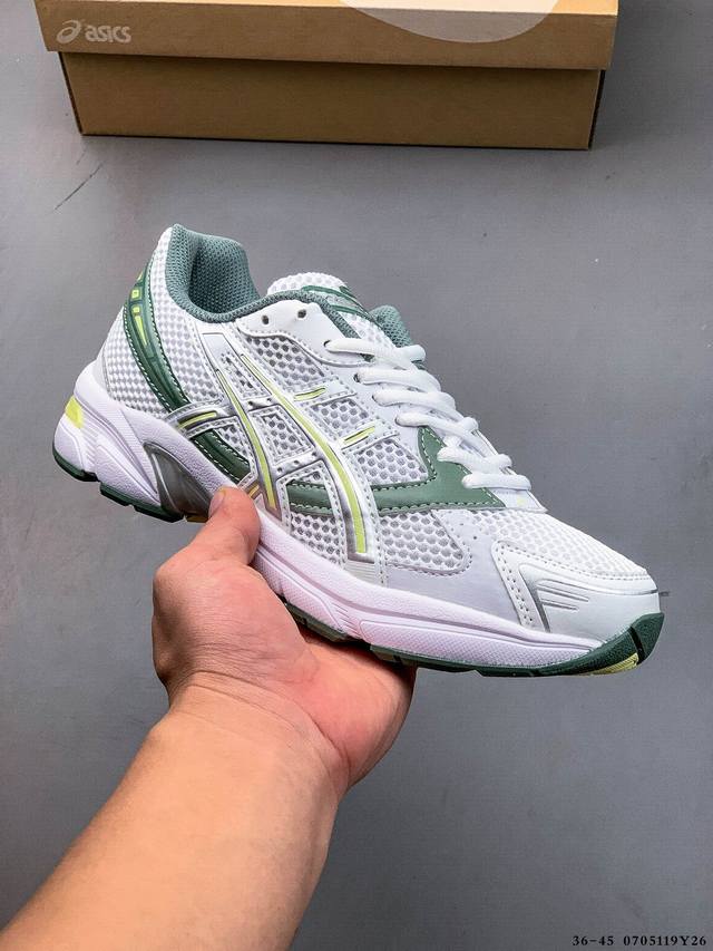 集图 Asics Gel-1 亚瑟士新款运动跑步鞋 Asics Gel-1 可以称得上是复古美学的入门代表作，它所呈现的是千禧年后期的时代变迁风格。 整双鞋在鞋