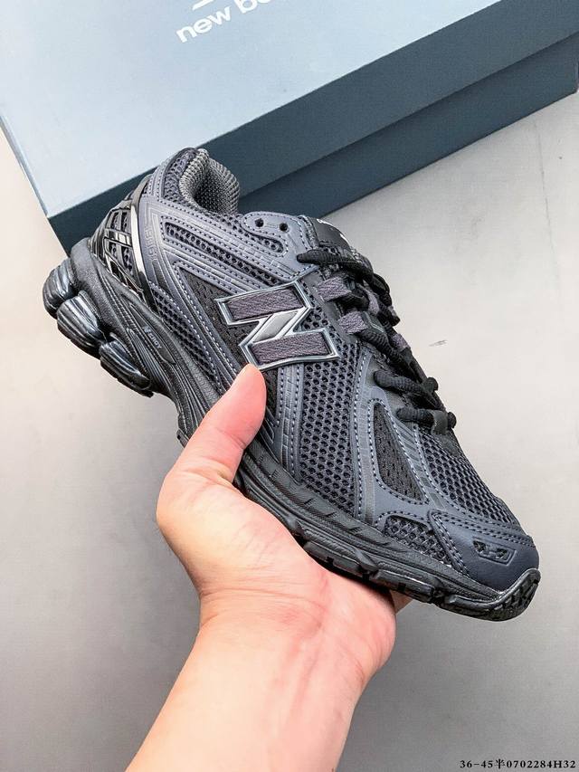 New Balance M1906Ri Nb宝藏老爹鞋款，复古元素叠加，质感超级棒，楦版型材料细节做工精细，货如实拍图 作为Nb最经典的档案鞋型之一，与 2一样
