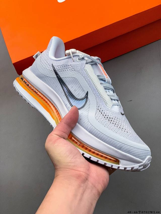 耐克Nike Pegasus Premium 减震防滑耐磨透气休闲跑步鞋 兼顾迅疾外观和稳固脚感 后跟覆面和中足动态支撑巧妙融合 缔造稳定顺畅的迈步体验 070