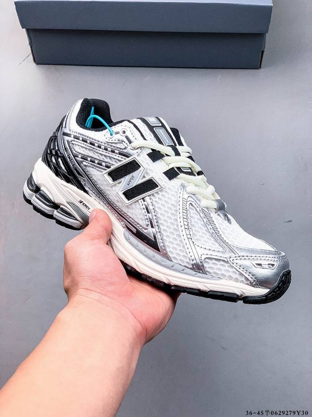 集图 New Balance M1906Ri Nb宝藏老爹鞋款，复古元素叠加，质感超级棒，楦版型材料细节做工精细，货如实拍图 作为Nb最经典的档案鞋型之一，与