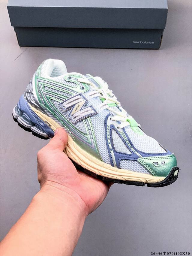 New Balance M1906Ri Nb宝藏老爹鞋款，复古元素叠加，质感超级棒，楦版型材料细节做工精细，货如实拍图 作为Nb最经典的档案鞋型之一，与 2一样