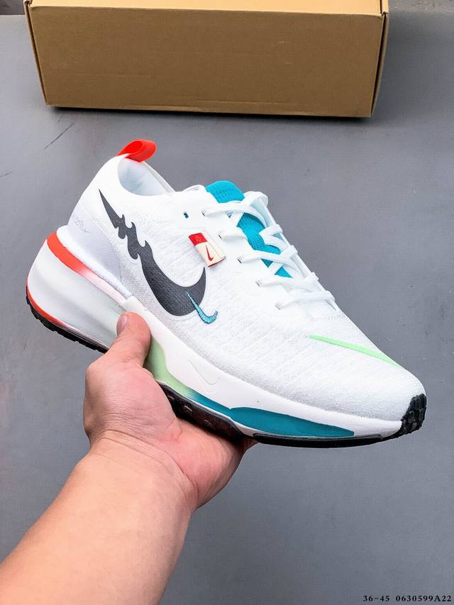 集图 Nike Zoomx Invincible Run Fk 3机能风格 跑步鞋搭载柔软泡绵，在运动中为你塑就缓震脚感。设计灵感源自日常跑步者，提供稳固支撑力