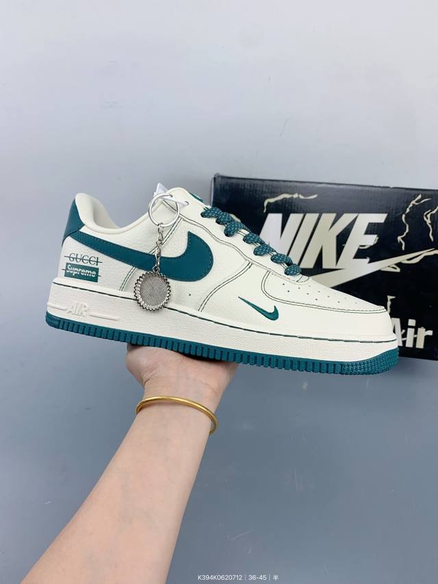 公司级 Air Force 1‘07 8 原楦头原纸板 打造纯正低帮空军版型 专注外贸渠道 全掌内置蜂窝气垫 原厂配件 原厂中底钢印、拉帮完美 Size：如图