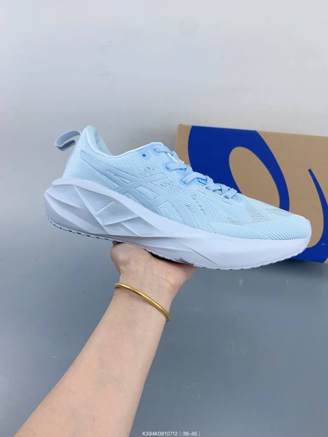 Asics Novablast 5 低帮轻量透气缓震休闲运动跑步鞋 采用单丝纤维网布鞋面材质 鞋口圈柔软反绒皮材料 全新Eva与Obc混合发泡中底 外置防滑耐磨