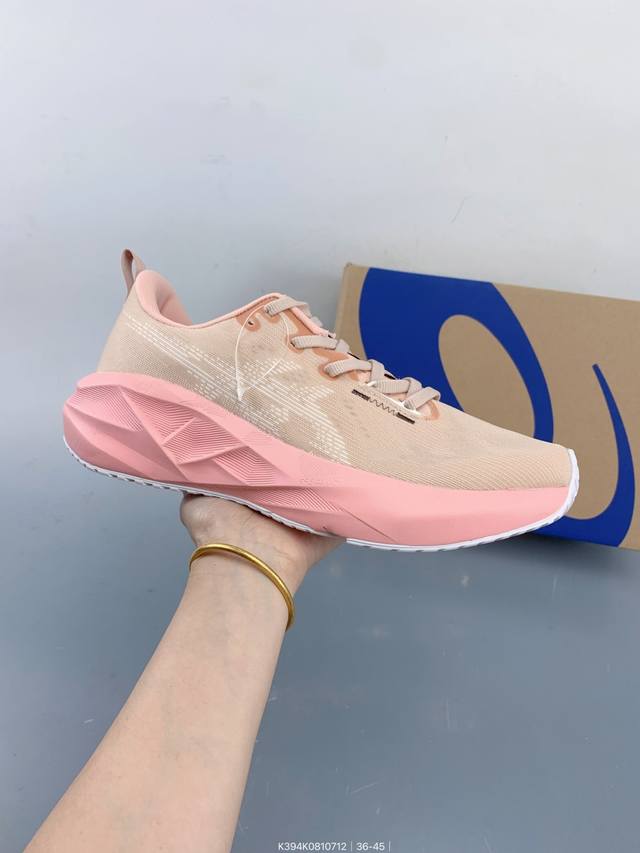 Asics Novablast 5 低帮轻量透气缓震休闲运动跑步鞋 采用单丝纤维网布鞋面材质 鞋口圈柔软反绒皮材料 全新Eva与Obc混合发泡中底 外置防滑耐磨