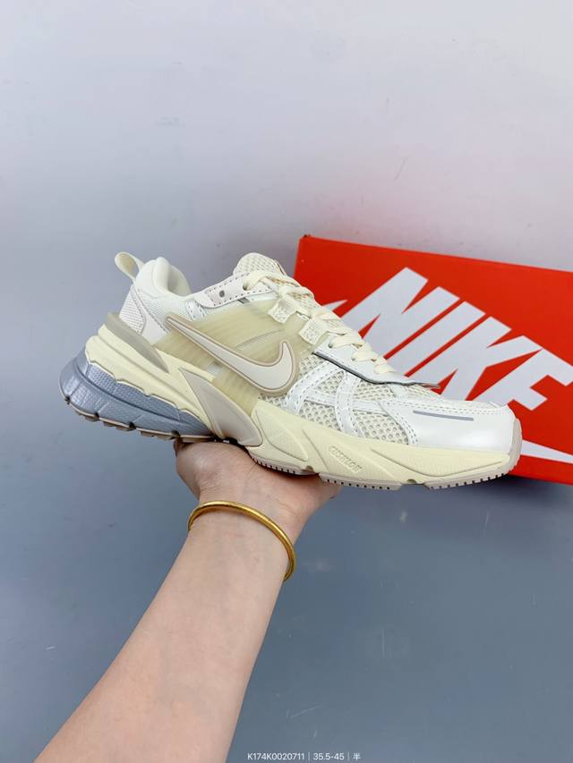 Nike 耐克 V2K Run 减震防滑 复古低帮运动跑步鞋 超火复古跑鞋 Size：如图 编码：K174K0020711