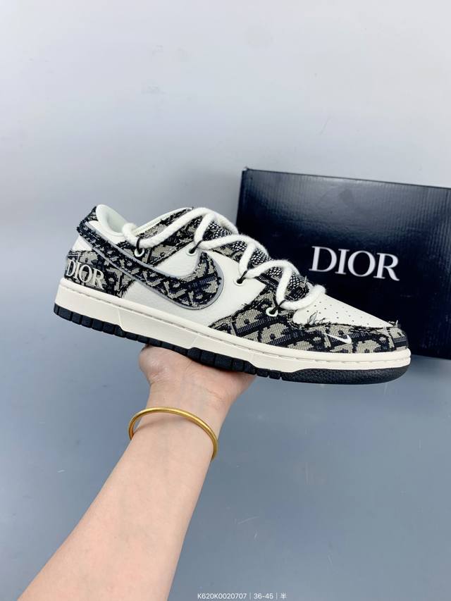 Nike Dunk Low 耐克板鞋。融入当季流行元素，展示出原汁原味的美式街头风格，称得上是美国大学生中最受欢迎的潮牌。 Size：如图 编码：K620K00
