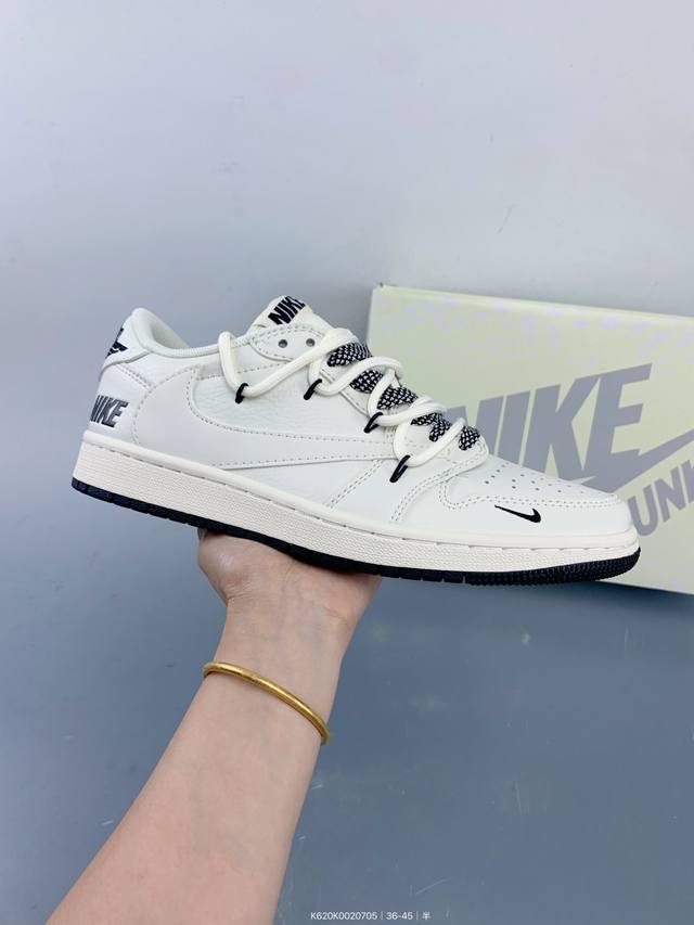 Travis Scott X Fragment Design X Jordan Air Jordan 1 Low Og Sp 多方联名合作融合了Travis S