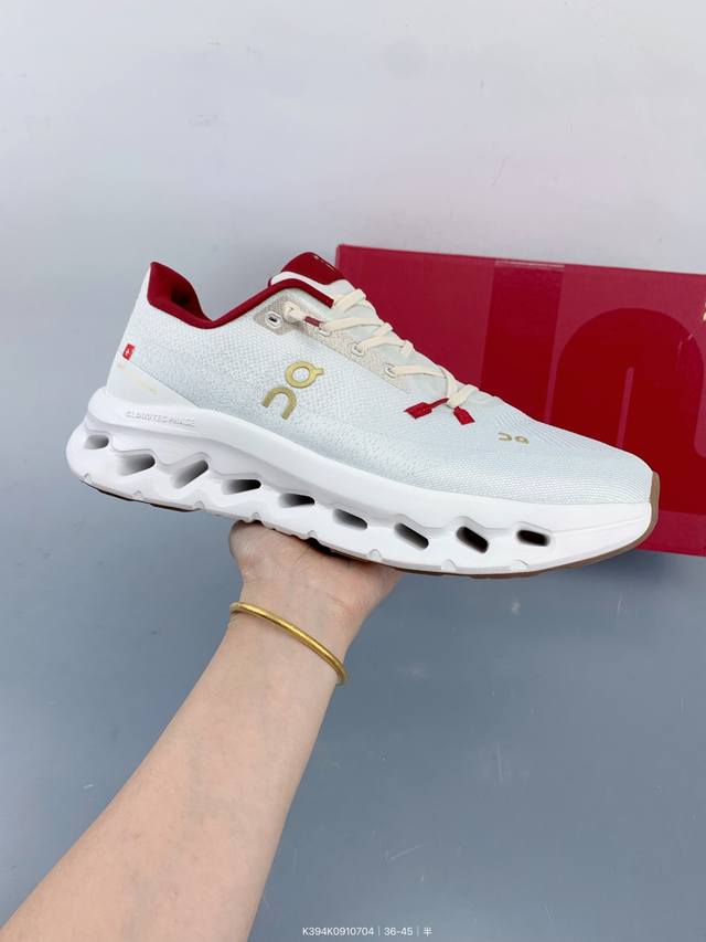 公司级On昂跑Cloudtilt 轻量运动休闲鞋 脚感很舒服 鞋底柔软且包裹性好 上脚显腿长 不管休闲还是运动都很百搭 是最好看最显质感的颜色 Size：如图