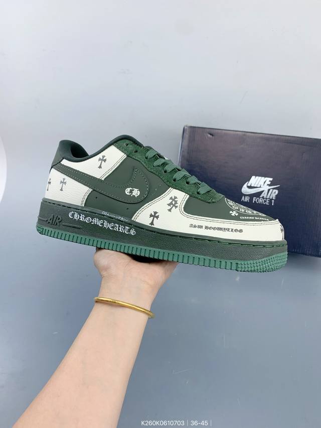 耐克Nike Air Force 7空军一号低帮百搭休闲运动板鞋。柔软、弹性十足的缓震性能和出色的中底设计，横跨复古与现代的外型结合，造就出风靡全球三十多年的F