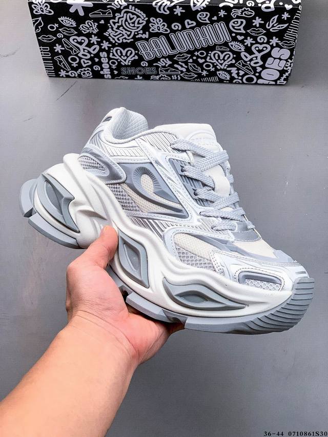 采用皮革拼接透气网布贴合材质鞋面，轻盈发泡橡胶鞋底Balunhui Fashion Sneaker系列低帮复古老爹风系带百搭休闲运动慢跑鞋 0710861S30