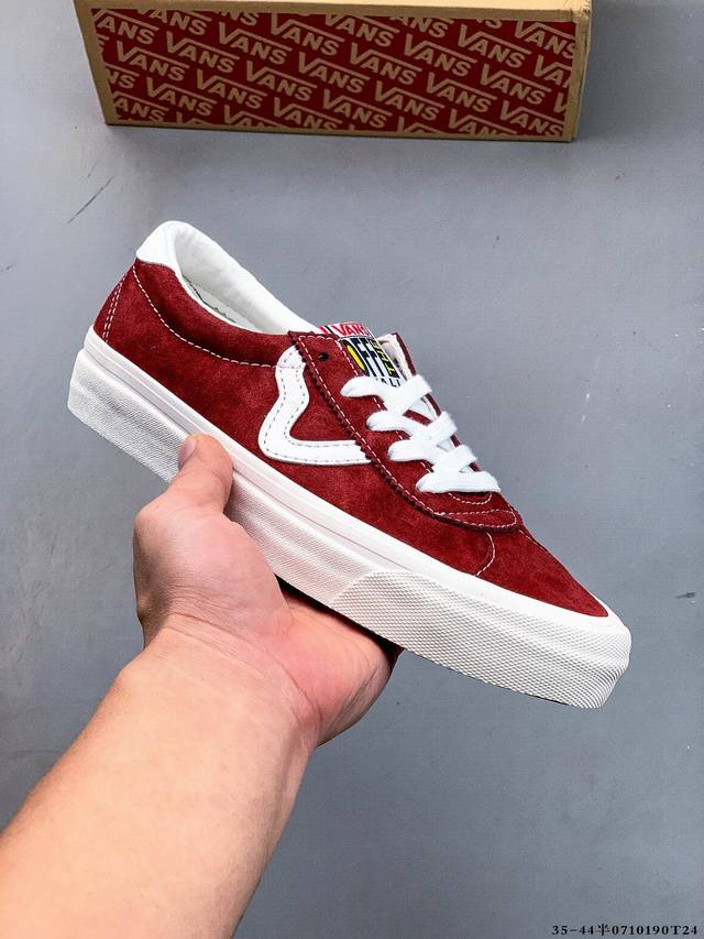 万斯Vans草莓熊德训鞋来了 爆款 正确版长绒麂皮 Vans范斯Sport Low牛筋底生胶底草莓熊德训鞋T头鞋火龙果男女款情侣低帮休闲板鞋 该支线继承了Vau