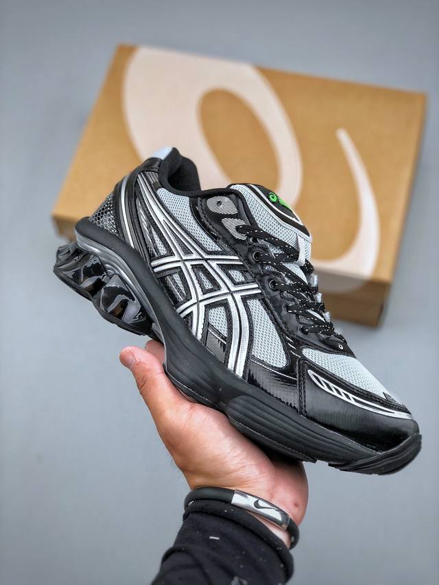 Asics 亚瑟士Gel-Kinetic Fluent 透气网眼鞋面配合部分合成革材质 采用全新Ahar+橡胶材质,更加耐磨日本专业跑鞋品牌 Asics 亚瑟士