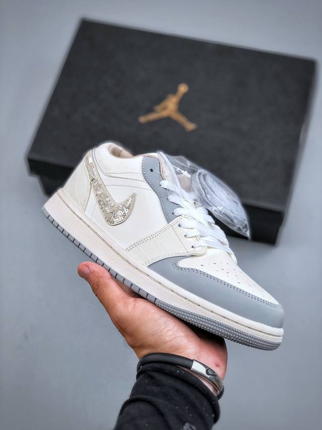 Air Jordan 1 Low Aj1 乔1闪钻白裂纹 低帮文化休闲板鞋 Ih7323 尺码：36 36.5 37.5 38 38.5 39 40 40.5