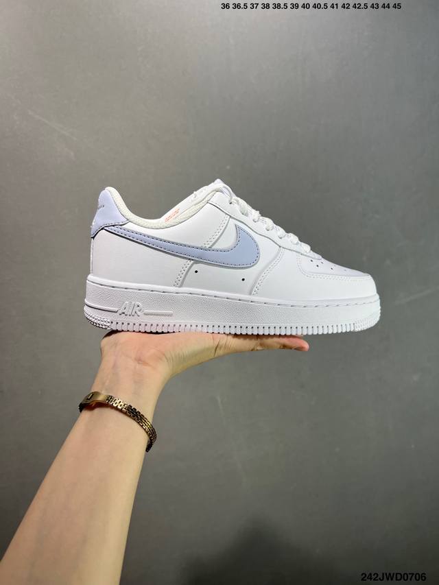 公司级Air Force 1 ‘07 Low 原楦头原纸板 打造纯正空军版型 #专注外贸渠道 全掌内置蜂窝气垫 #原盒配件 原厂中底钢印、拉帮完美 官方同步上架