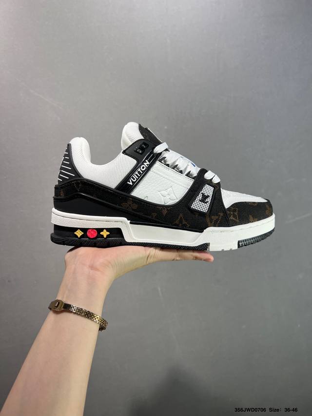 公司级路易威登 Louis Vuitton Lv路易威登板鞋 新款 Lv Trainer最新配色运动鞋 L家 篮球鞋风格运动鞋 该鞋由艺术总监 Virgil A