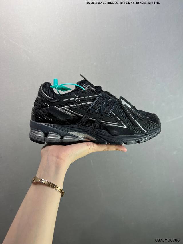 公司级New Balance M1906系列复古单品宝藏老爹鞋款 公司级版本复古元素叠加 质感超级棒 楦版型材料细节做工精细 作为Nb最经典的档案鞋型之一 与