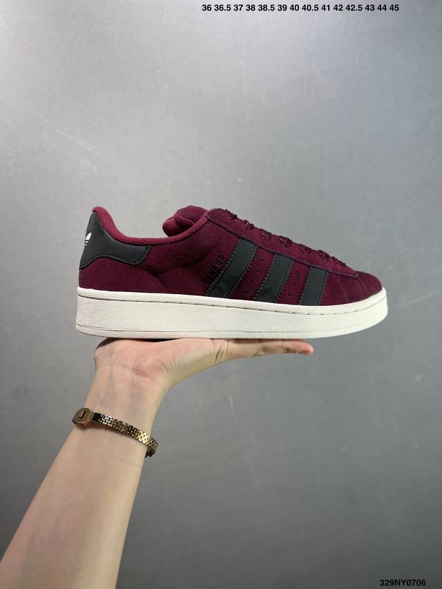 Adidas Originals Campus 00S 专柜同步配色 面包鞋系列 鞋身采用绒面皮料搭配常规皮革 质感上还是延续了经典 Campus 的设计 独家