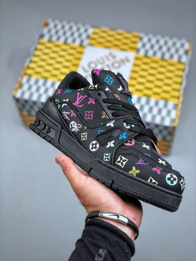 Louis Vuitton Trainer Sneaker Low Lv路易威登低帮板鞋 正确一致Tpr光泽组合鞋底 耐弯折滴塑支持片 原版购入历时近两个月开发