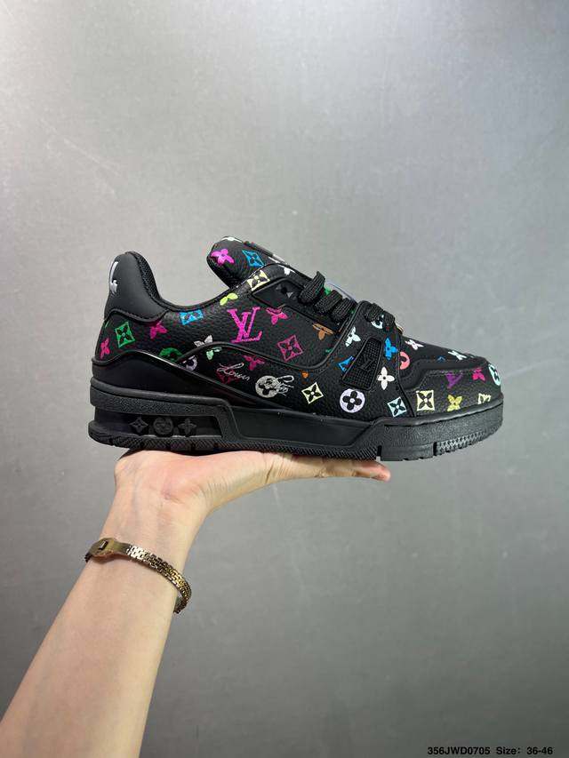 公司级路易威登 Louis Vuitton Lv路易威登板鞋 新款 Lv Trainer最新配色运动鞋 L家 篮球鞋风格运动鞋 该鞋由艺术总监 Virgil A