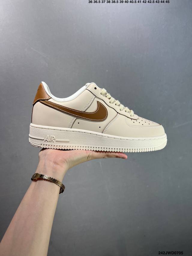 公司级Air Force 1 ‘07 Low 原楦头原纸板 打造纯正空军版型 #专注外贸渠道 全掌内置蜂窝气垫 #原盒配件 原厂中底钢印、拉帮完美 官方同步上架