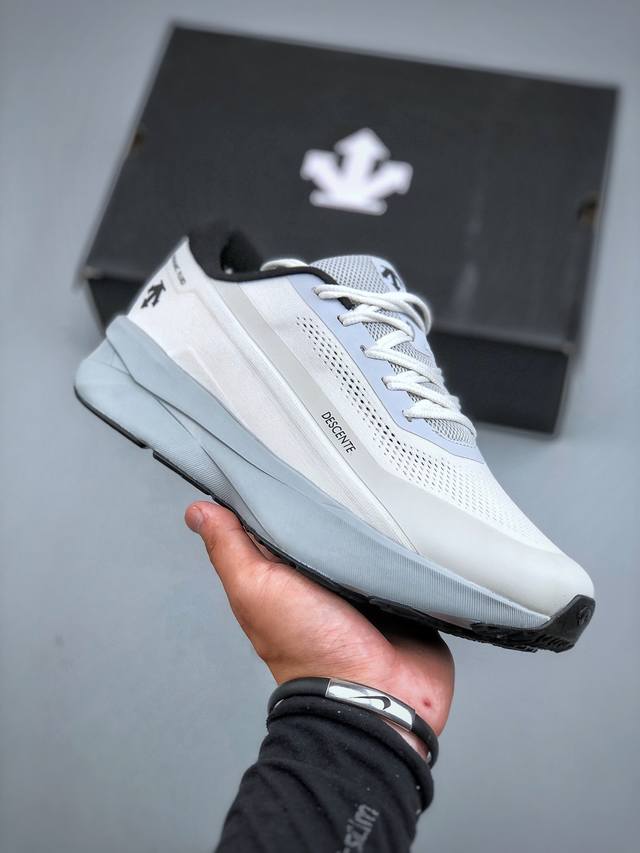 纯原版本 Descente Dynamic Fluid迪桑特轻盈缓震透气鞋面时尚休闲运动男子越野跑鞋 官方同步上架适合技术路线单日徒步穿着 Aeriosflgt