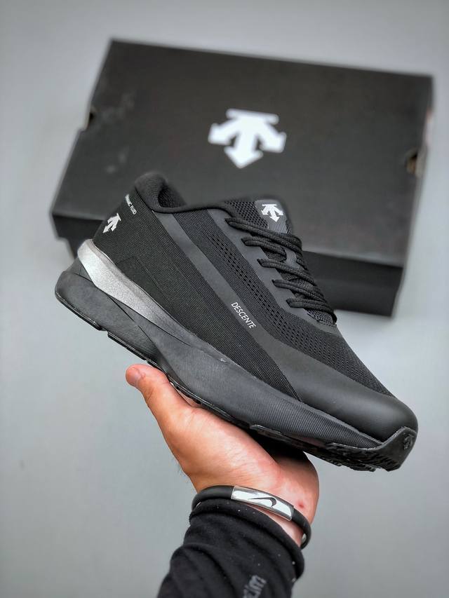 纯原版本 Descente Dynamic Fluid迪桑特轻盈缓震透气鞋面时尚休闲运动男子越野跑鞋 官方同步上架适合技术路线单日徒步穿着 Aeriosflgt