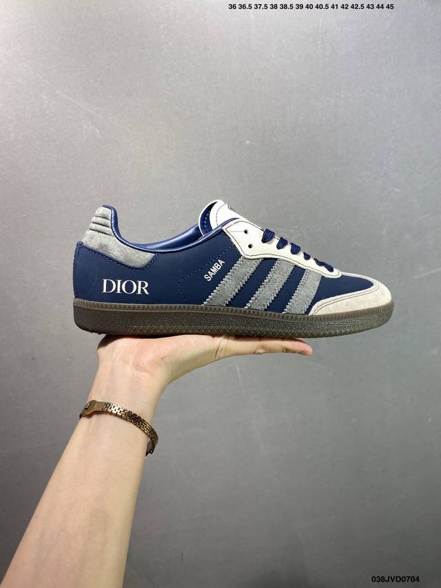 公司级 Ad Original Samba Og 复古经典轻便板鞋 口碑大厂出品 正确烫金高频细节 原装纳米超迁皮料 独家私模橡胶大底 原盒原配 这款桑巴鞋展示